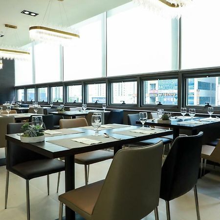 Hotel Ramada By Wyndham Daejeon Esterno foto