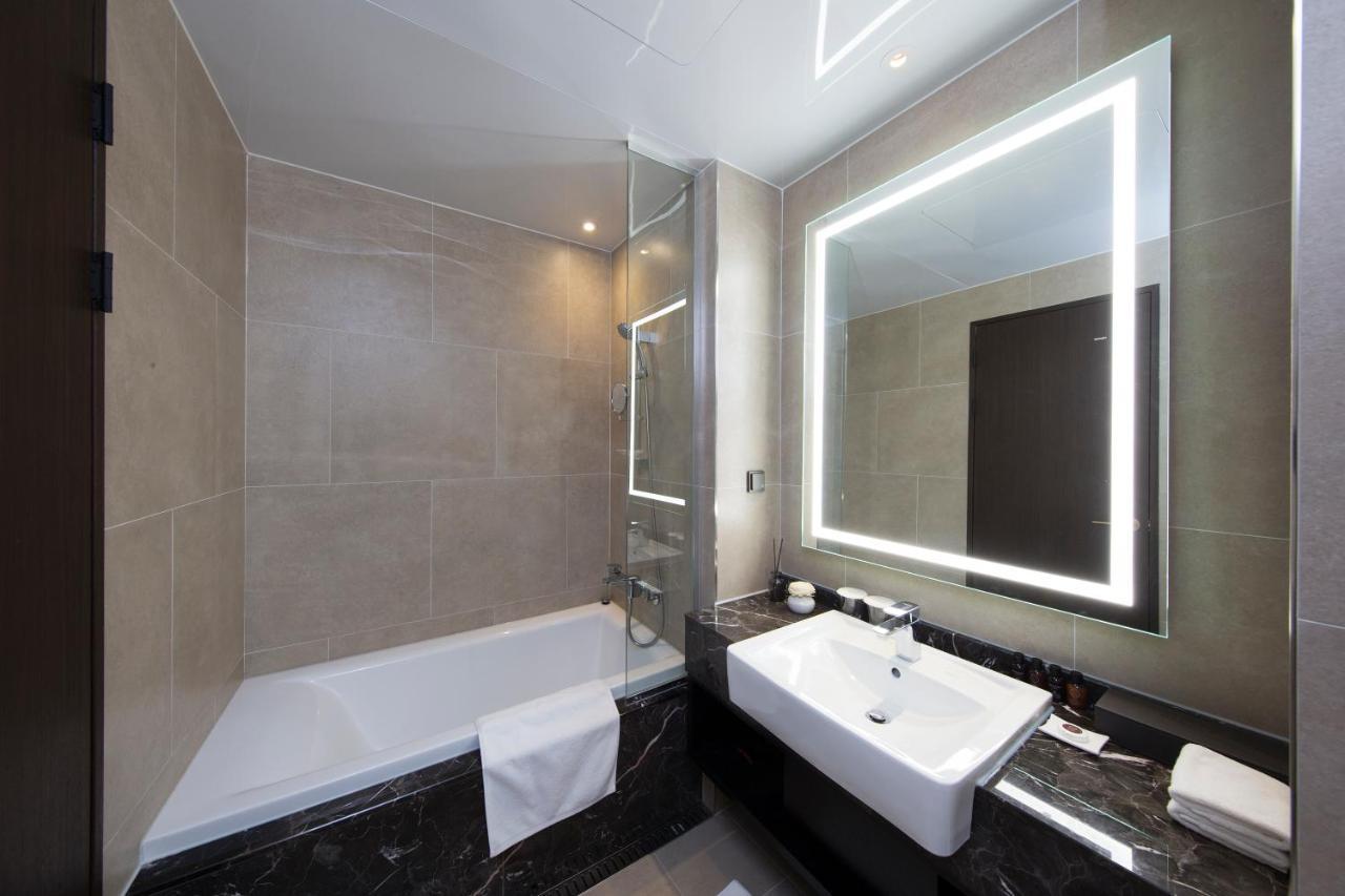 Hotel Ramada By Wyndham Daejeon Esterno foto