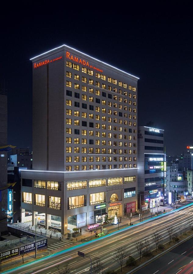Hotel Ramada By Wyndham Daejeon Esterno foto