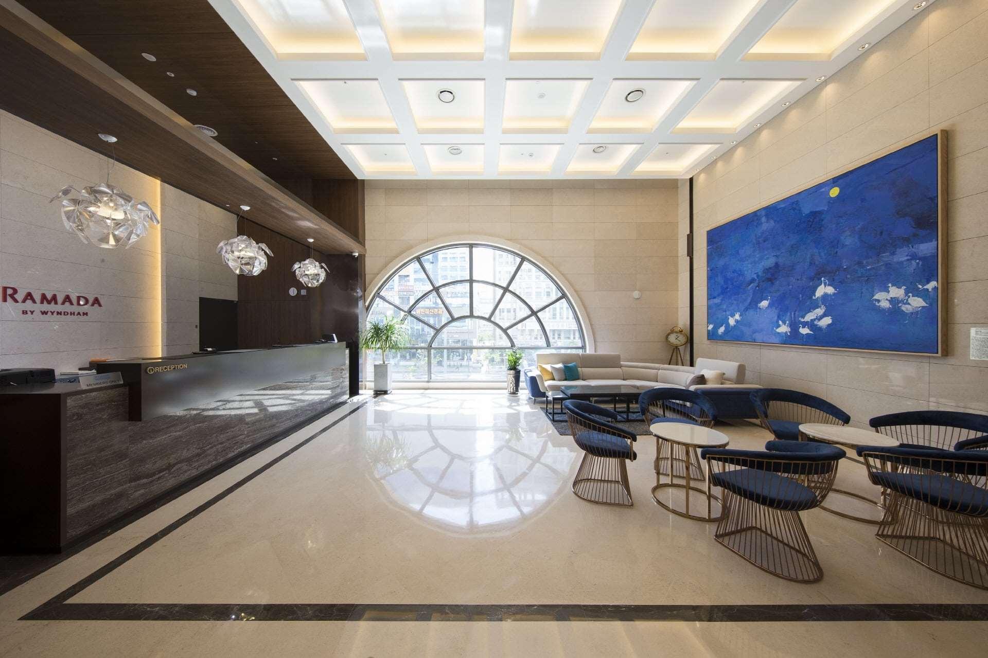 Hotel Ramada By Wyndham Daejeon Esterno foto