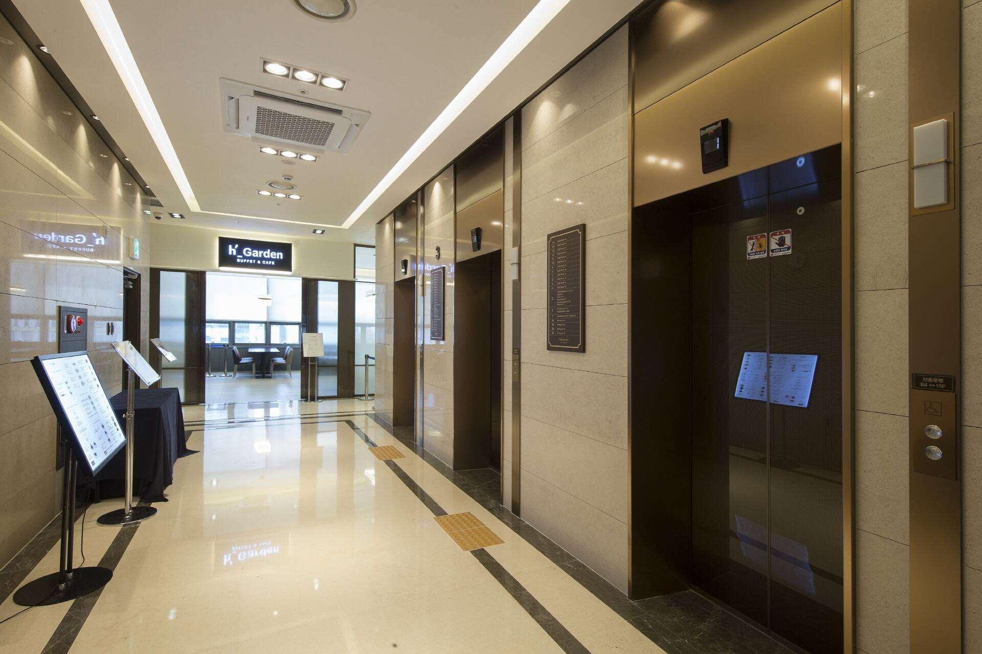 Hotel Ramada By Wyndham Daejeon Esterno foto
