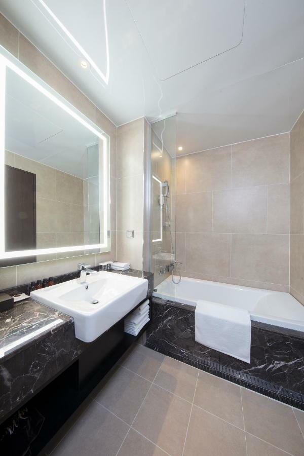 Hotel Ramada By Wyndham Daejeon Esterno foto